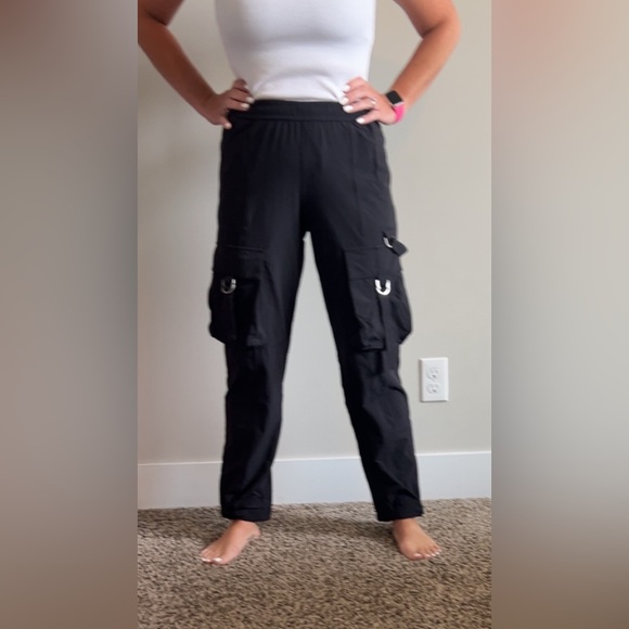 Alo black cargo pants (see measurements) - Picture 12 of 14